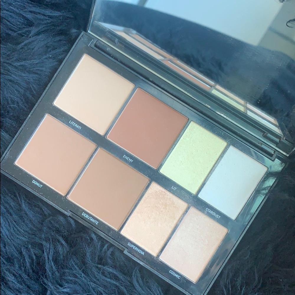 Morphe highlight and contour palette